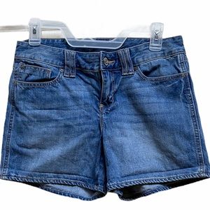 Gap low rise Jean shorts